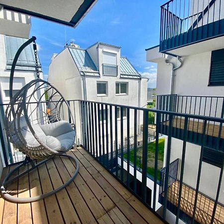 Modern Apartment With Balcony & Free Parking - Nearby Metro Wenen Buitenkant foto
