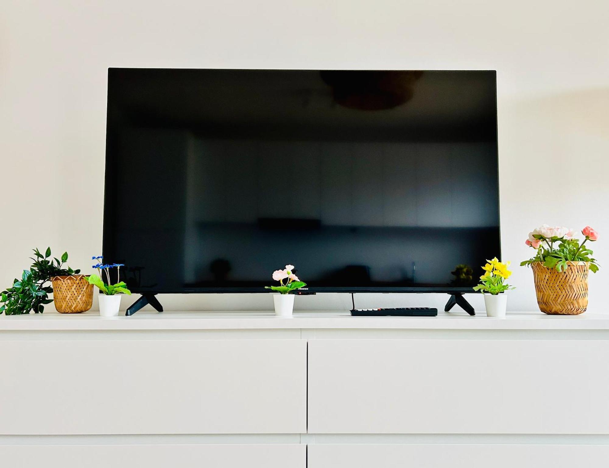 Modern Apartment With Balcony & Free Parking - Nearby Metro Wenen Buitenkant foto