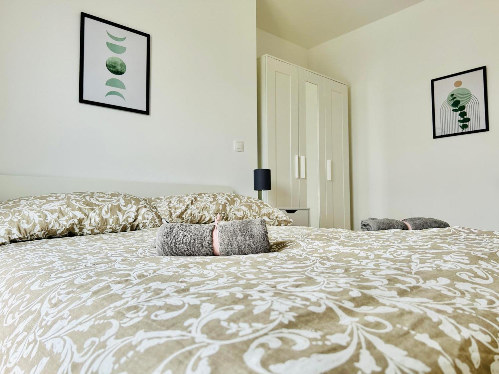Modern Apartment With Balcony & Free Parking - Nearby Metro Wenen Buitenkant foto