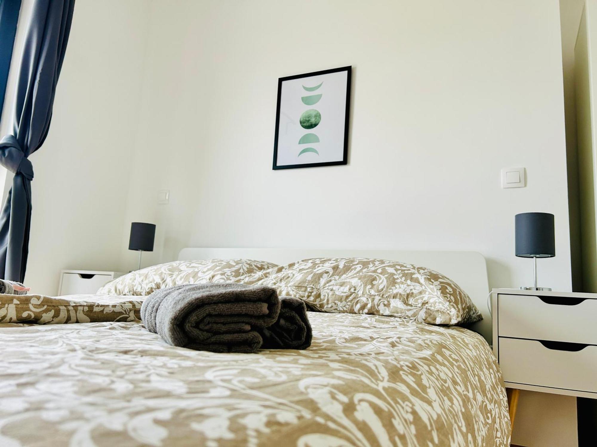 Modern Apartment With Balcony & Free Parking - Nearby Metro Wenen Buitenkant foto