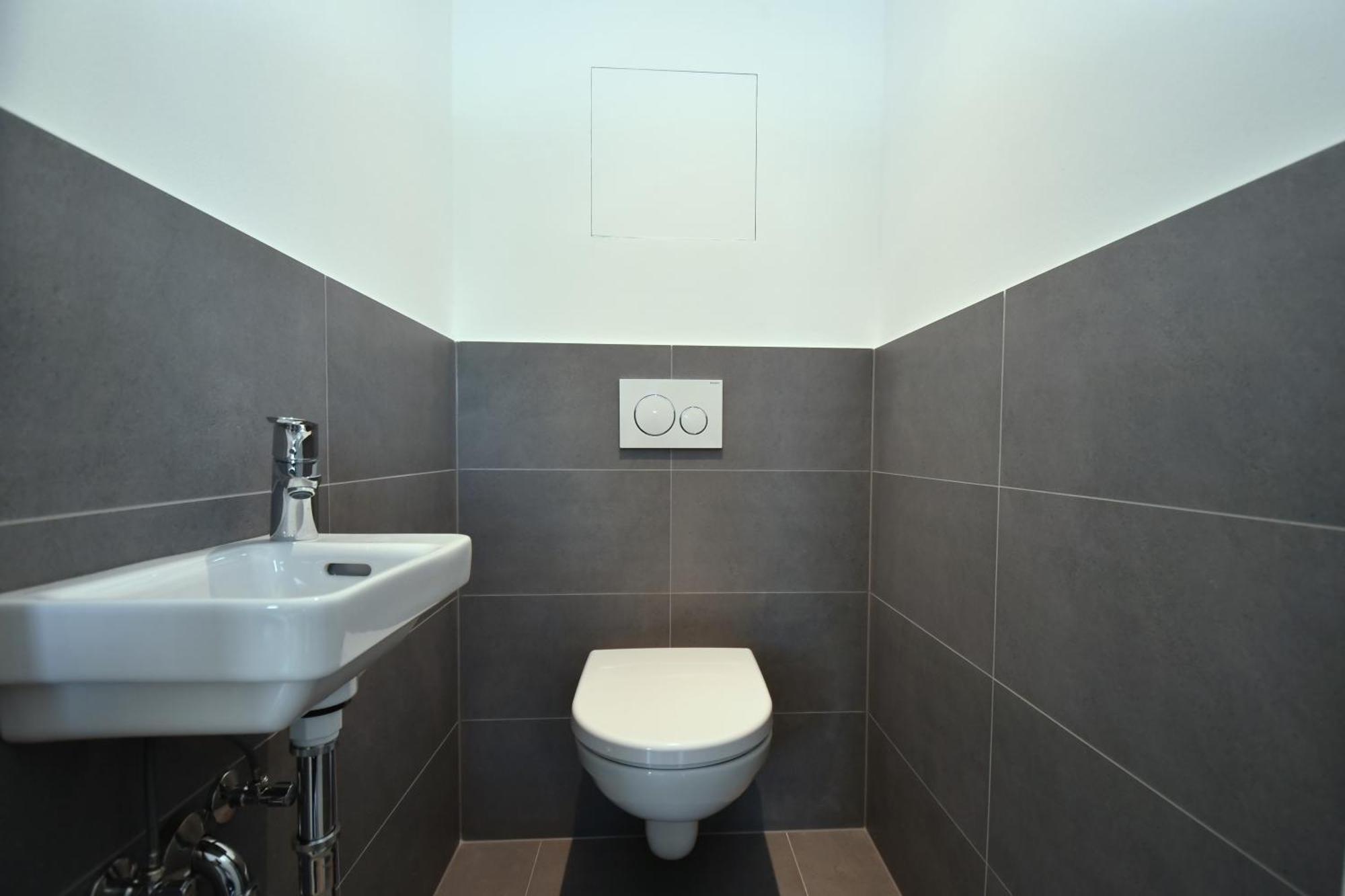 Modern Apartment With Balcony & Free Parking - Nearby Metro Wenen Buitenkant foto